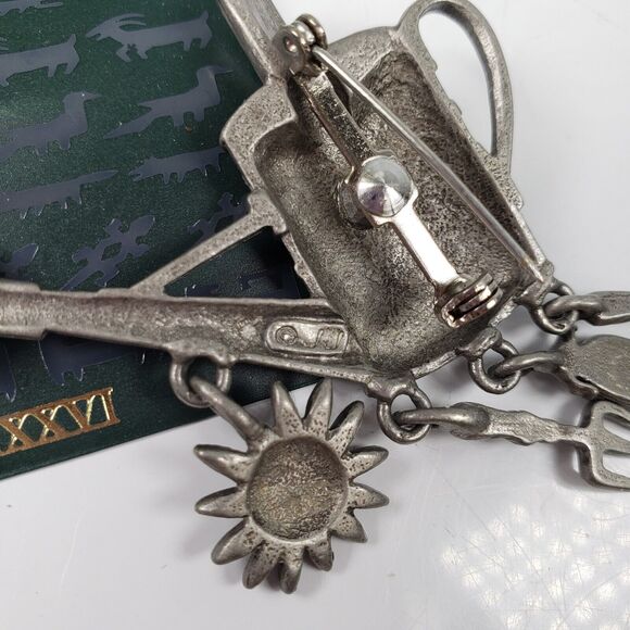 Vintage JJ Jonette Pewter Watering Can Dangle Flower Fork Shovel Veggie Brooch - Picture 6 of 7